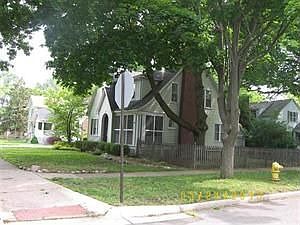 2nd image of 90 Oakwood Ave