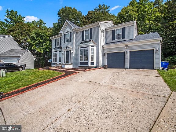 2nd image of 1307 Liatris Ln