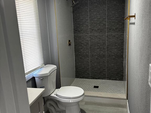 4th image of 4760 Oleno Ave