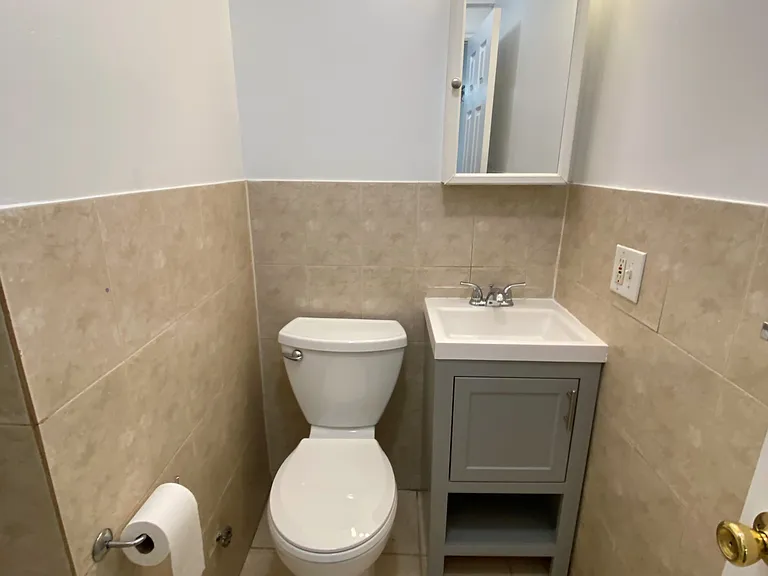 324 E 6th St #1 — Photo 5