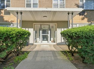 2025 W Granville Ave APT 412, Chicago, IL 60659