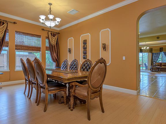 4th image of 3862 Otay St