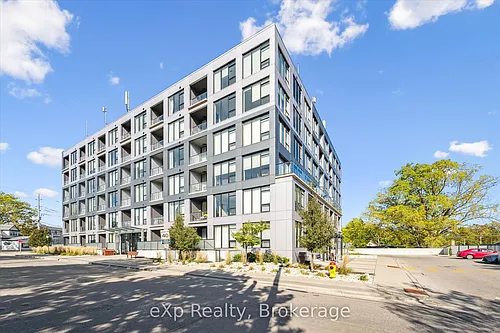 690 King St W #202 Photo 1