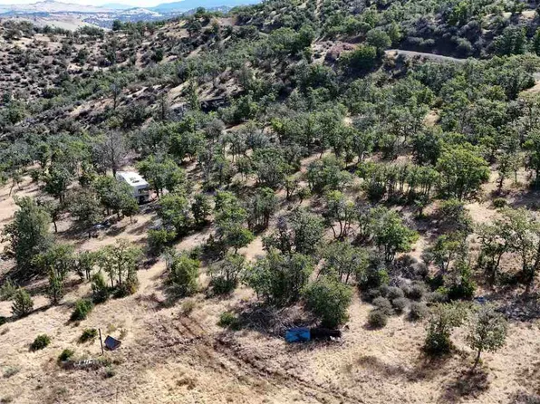 285 & 286 Cougar St, Hornbrook, CA 96044