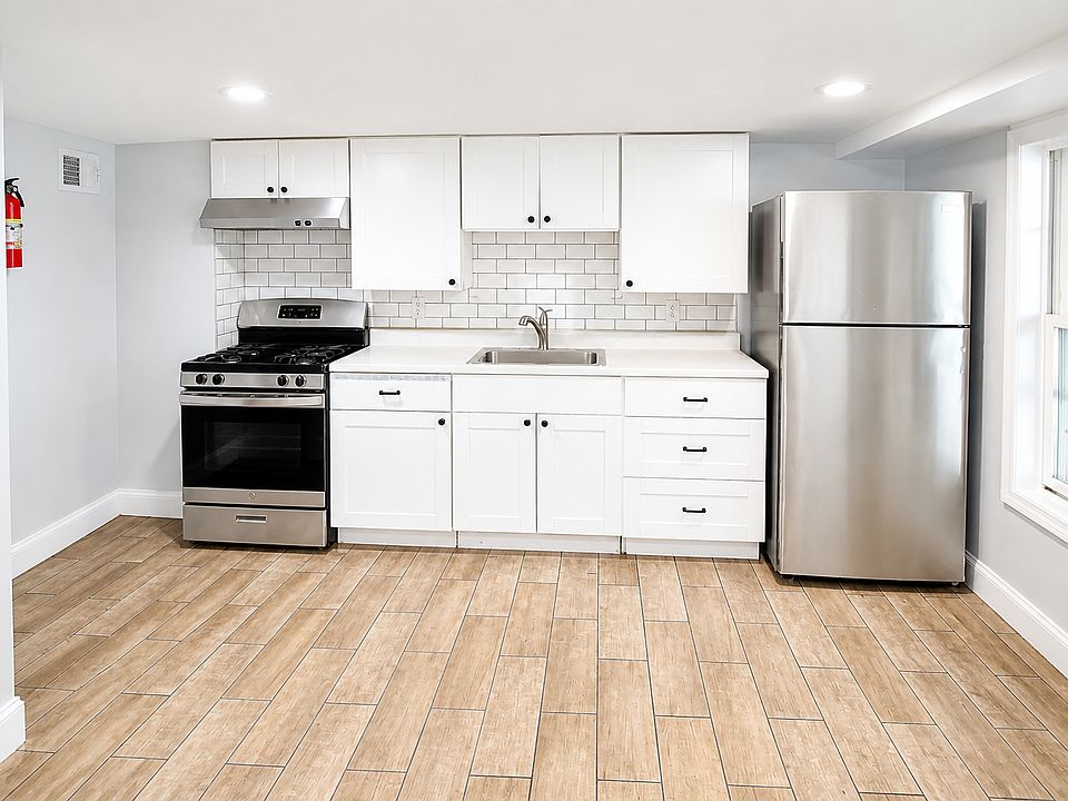 1st image of 213 W 3rd St #B1