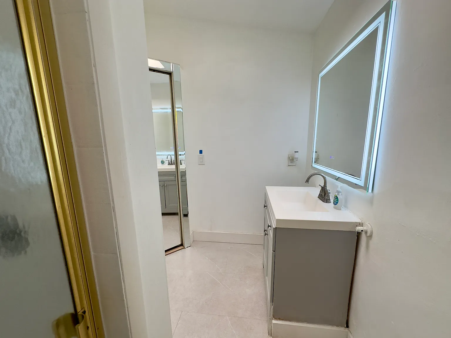 Studio, 450 sqft, $1,430 — Photo 3