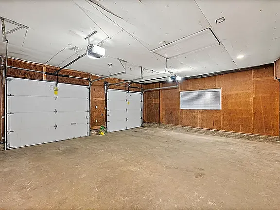 118 Violet Meadow St E — Photo 21
