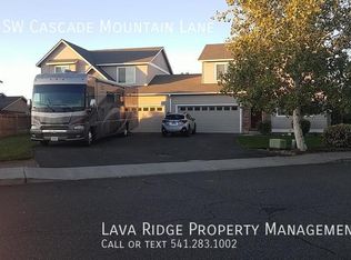 2512 SW Cascade Mountain Ln, Redmond, OR 97756
