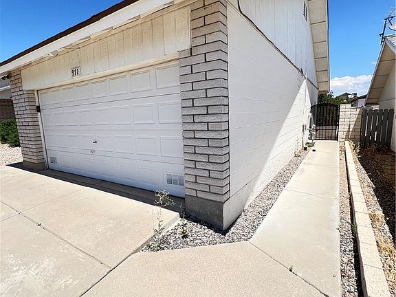 3rd image of 971 Canyon Shadows Drive