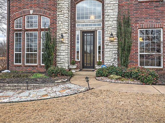 3rd image of 26004 E Joy Ave