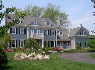 4 Oak Park Cir, Lexington, MA 02420