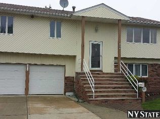 4240 Broadway, Island Park, NY 11558
