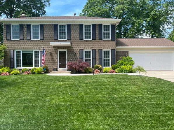 8612 Yardley Dr, Alexandria, VA 22308