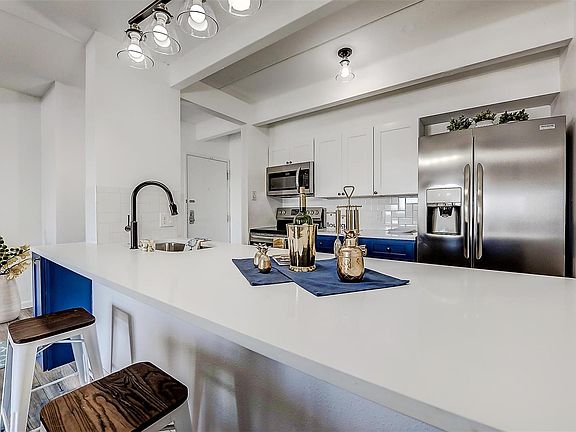 5th image of 777 N Washington St APT 604
