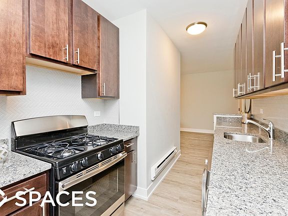 3rd image of 713 W Brompton Ave #1B