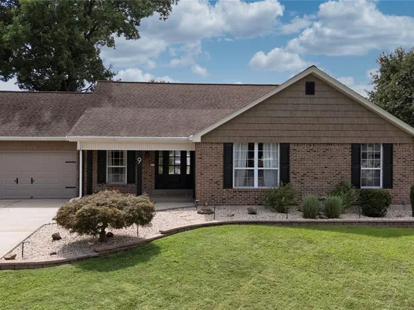 9 Carriage Way E, Saint Peters, MO 63376