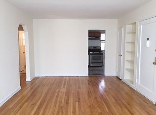 320 Main St APT A, Roslyn, NY 11576