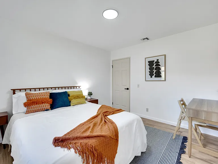 535 N Cerritos Ave — Photo 5