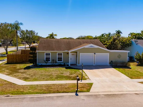 7791 Blairwood Circle N, Lake Worth, FL 33467