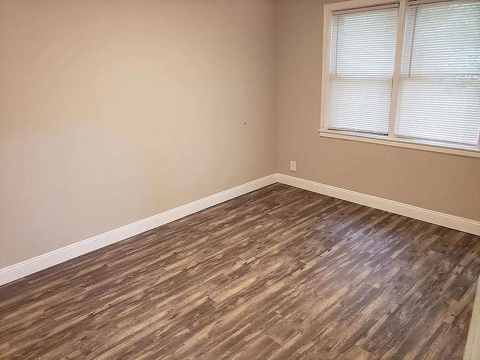 2nd image of 1 Corbin Ct