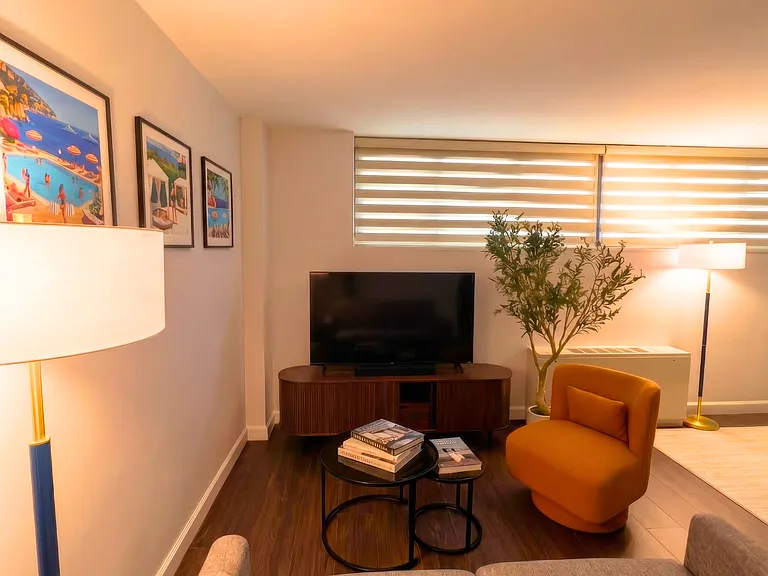 2030 F St NW #111 — Photo 4