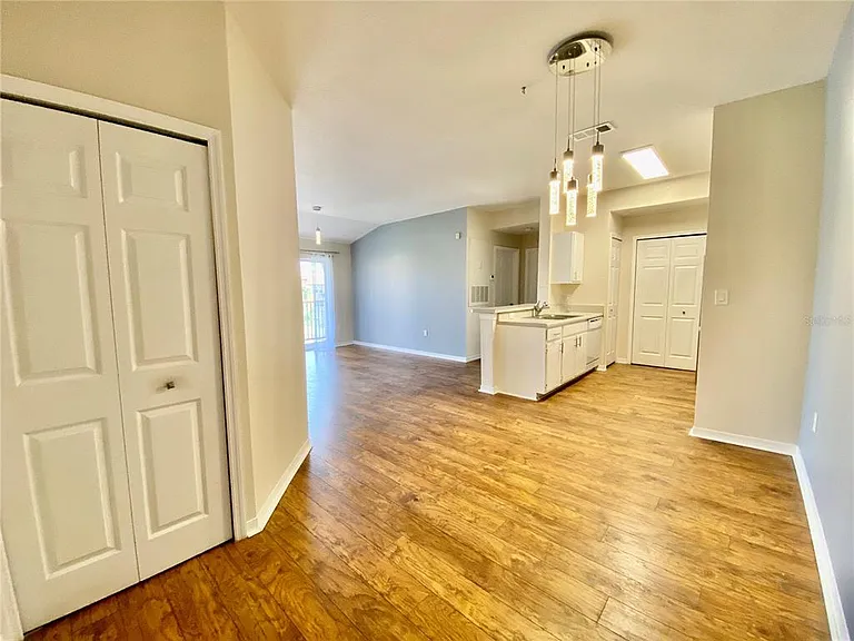 5467 Vineland Rd #6301 — Photo 7