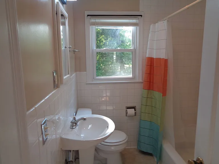 135 Lindbergh St — Photo 9