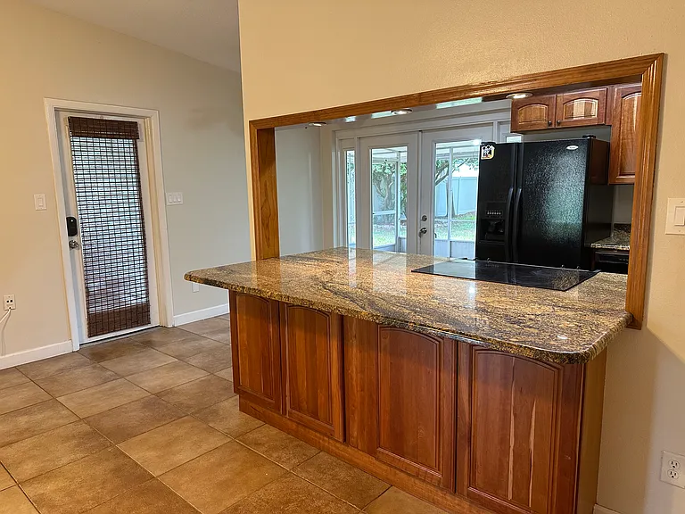 3721 Surrey Dr — Photo 5