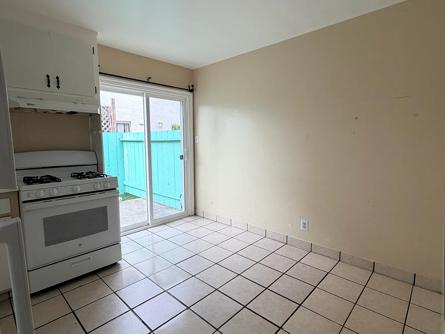 2 bed, 1.5 bath, 750 sqft, $2,595 — Photo 4
