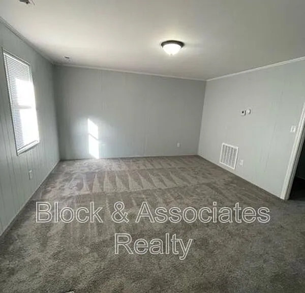 240 Hughes St #A — Photo 6