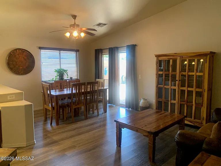 2514 E Petroglyph Ln — Photo 9