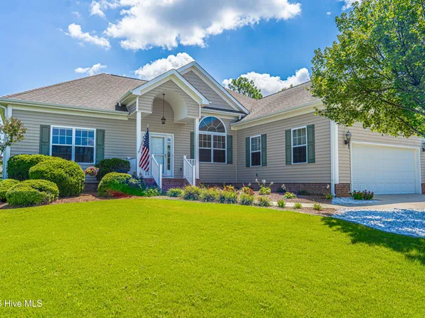 11 Victoria Dr, Whispering Pines, NC 28327