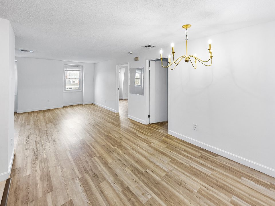 1st image of 497 Broadway St #302
