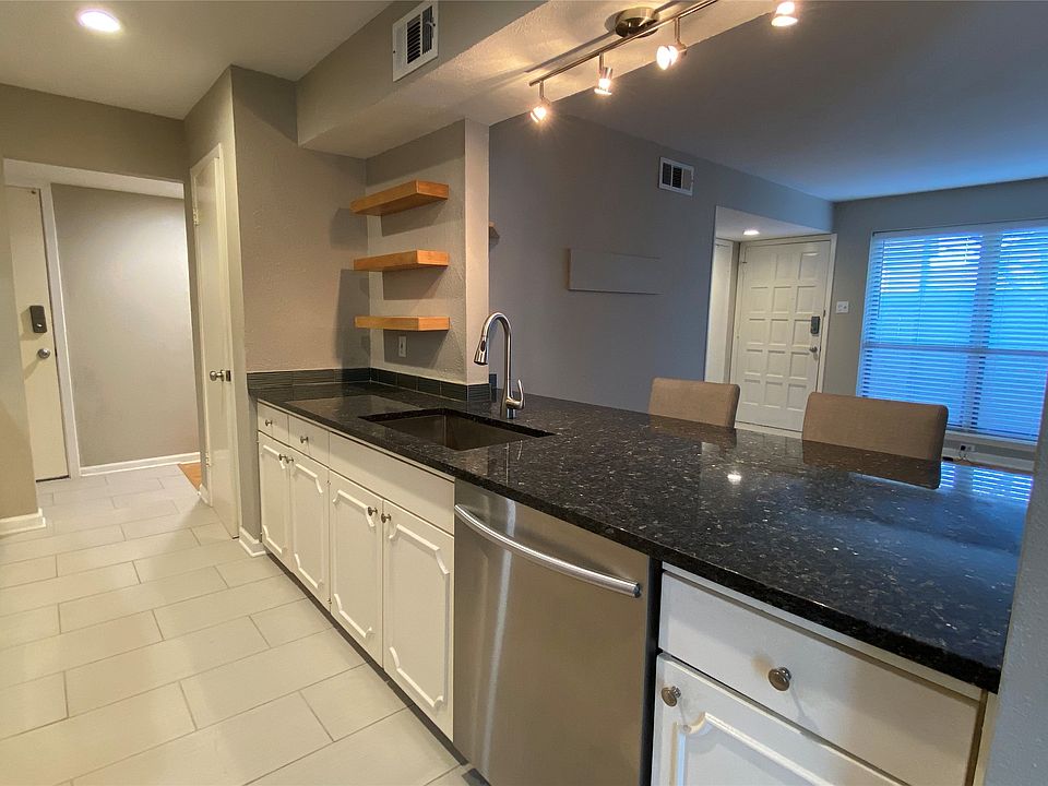 1st image of 6046 Birchbrook Dr APT 132