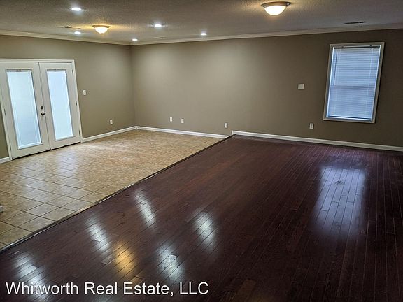 5th image of 3614 24th St NE