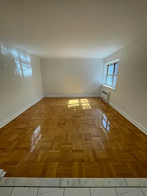 Rented by Queens Apartments Realty LLC | media 2