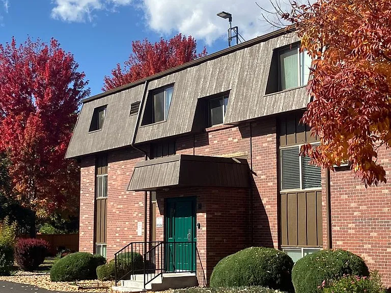 Woodridge Apartments — Photo 35