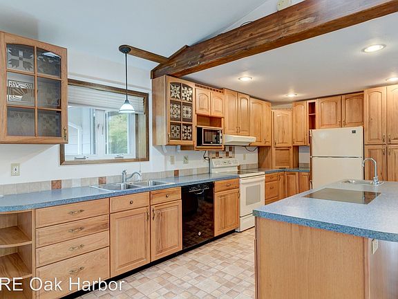 3rd image of 104 NE Faris St