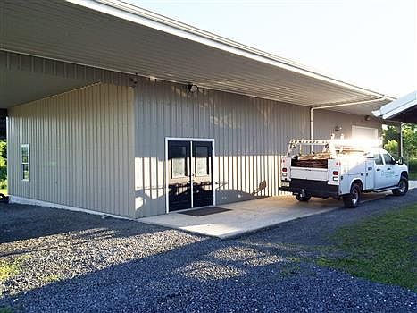2nd image of 119 E Industrial Dr