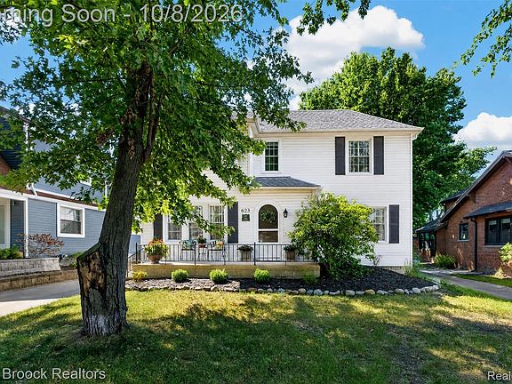 3rd image of 623 W Troy St