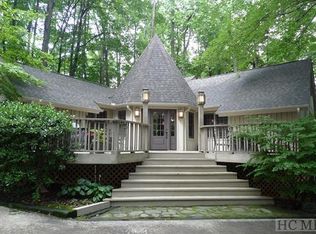174 Black Oak Dr, Sapphire, NC 28774