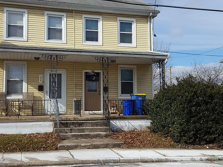 106 York St — Photo 1