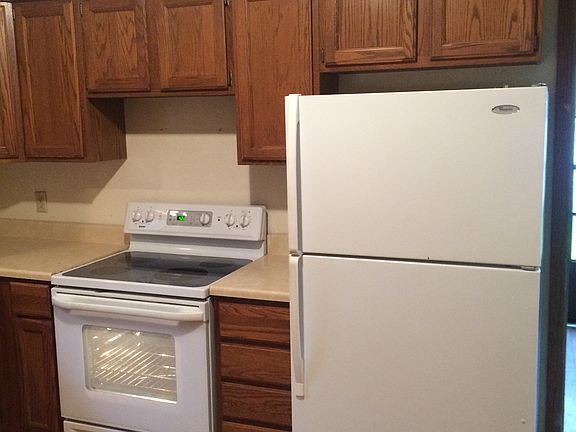 2nd image of 415 1st St NW