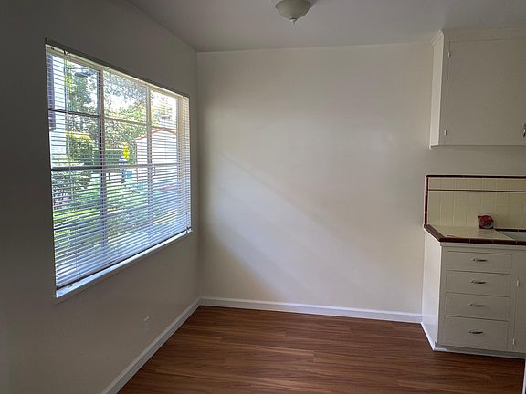 3rd image of 733 E Anapamu St #2