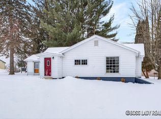 204 S Grove St, Stanton, MI 48888