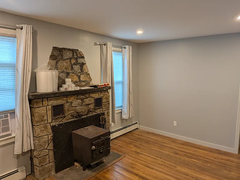 4 Newport Rd — Photo 4