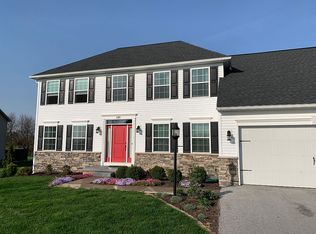 640 Franklin Square Dr, Chambersburg, PA 17201