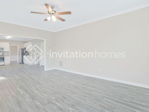5th image of 2540 Lake Commons Ct