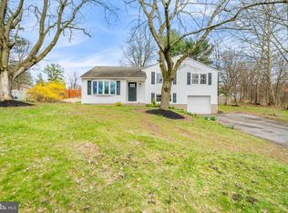 926 Fairmont Rd, Riegelsville, PA 18077