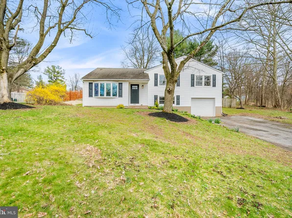 926 Fairmont Rd, Riegelsville, PA 18077